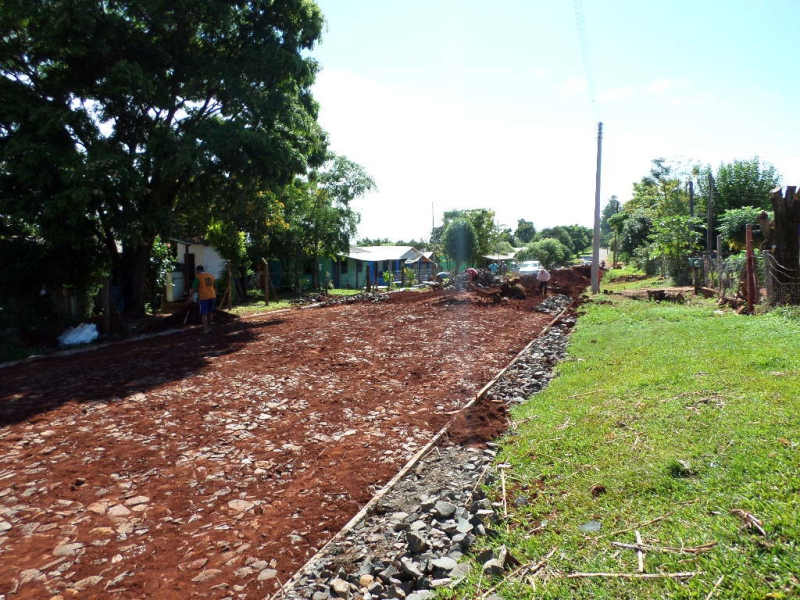 Retomadas obras de calçamento na Vila Carretel